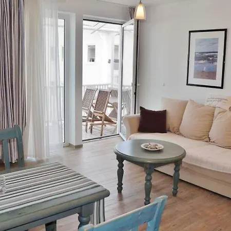 Karola 45467 * Goehren (Ruegen)